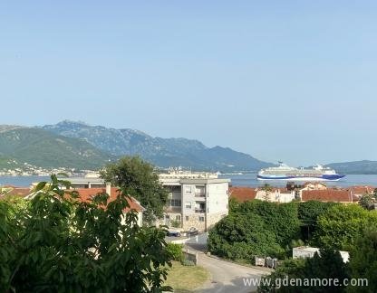 Apartman sa pogledom na more i planinu, private accommodation in city Bijela, Montenegro - WhatsApp Image 2024-06-19 at 21.56.36_ce2a2801